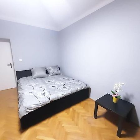 Mieszkanie Na Doby Plac Hallera Apartment Warsaw Ngoại thất bức ảnh
