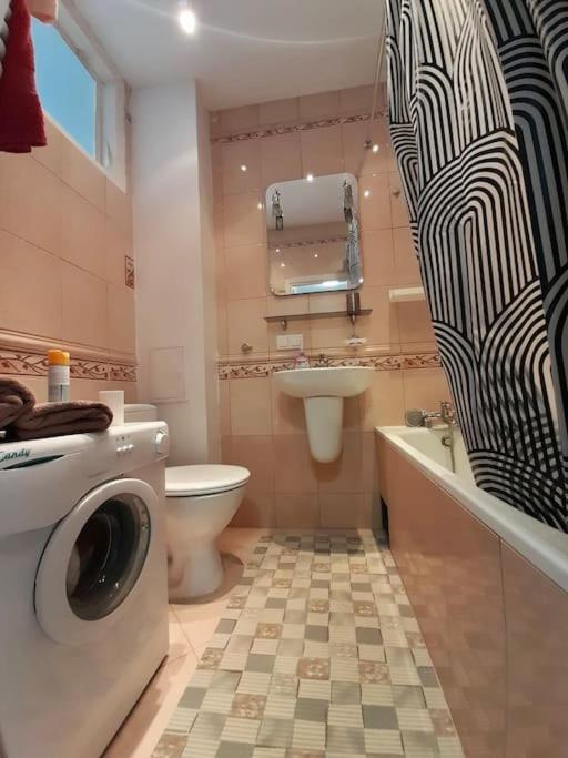 Mieszkanie Na Doby Plac Hallera Apartment Warsaw Ngoại thất bức ảnh