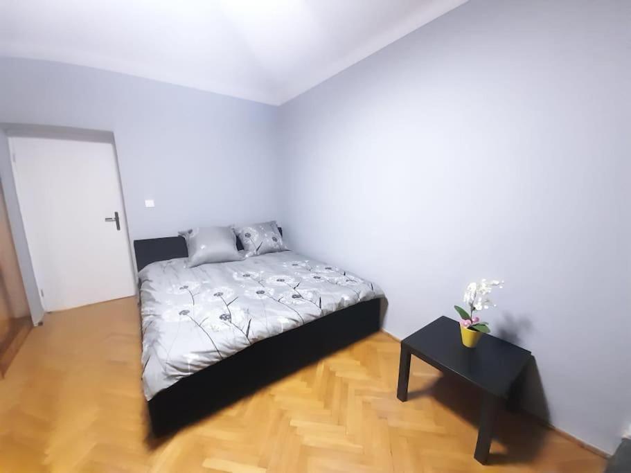 Mieszkanie Na Doby Plac Hallera Apartment Warsaw Ngoại thất bức ảnh